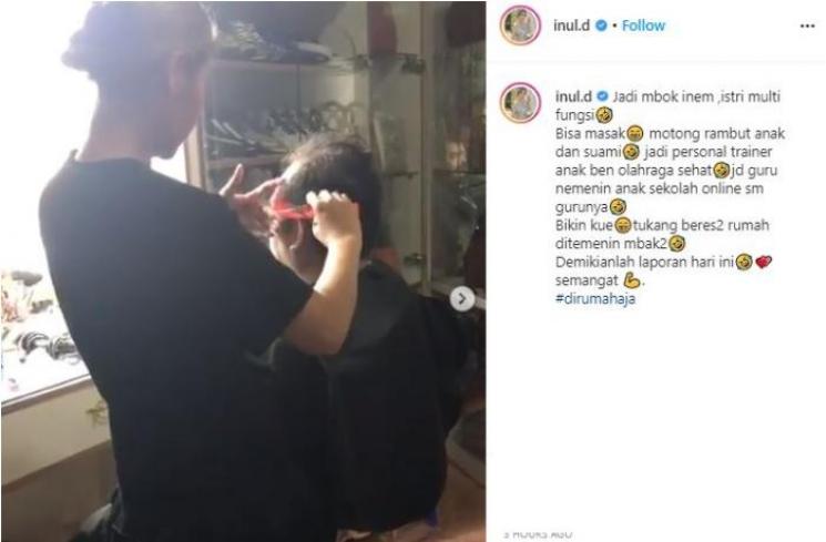 Inul Daratista jadi kapster dadakan. (Instagram/@Inul.d)