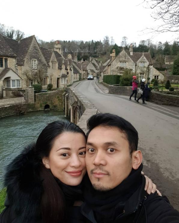 Angie Virgin dan suami, Habibie Syaaf (Instagram/@angie_virgin)