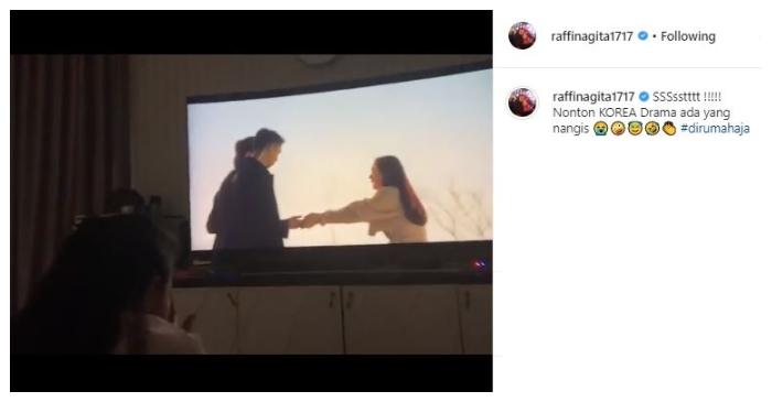 Nagita Slavina nonton drama Korea. (Instagram/@raffinagita1717)