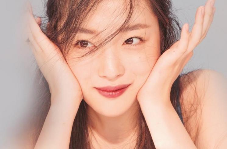 Sulli (Twitter/@ThePopHub)