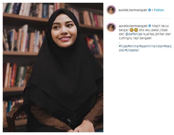 Potret terbaru Aurel Hermansyah berhijab. (Instagram/@aurelie.hermansyah)