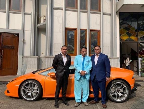 Frank Hutapea dan Hotman Paris (Instagram/@hotmanparisofficial)