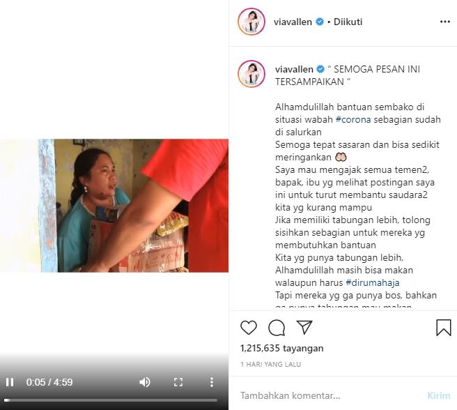 Via Vallen bagi-bagi sembako (Instagram/@viavallen)