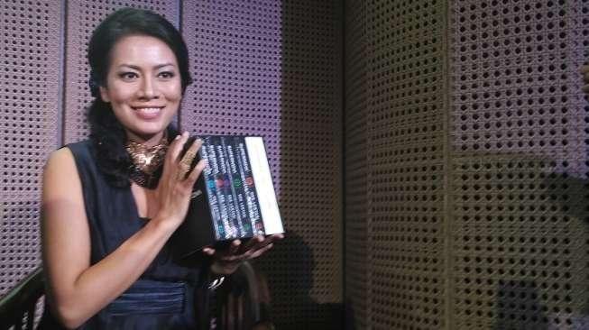 Penulis Dewi Lestari. [suara.com/Nanda Hadiyanti]