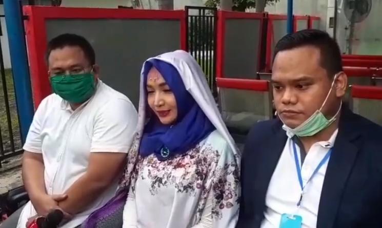 Roro Fitria bebas. (Matamata.com)