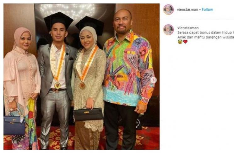Potret kompak Rachel Vennya dan ibunda. (Instagram/@vienstasman)