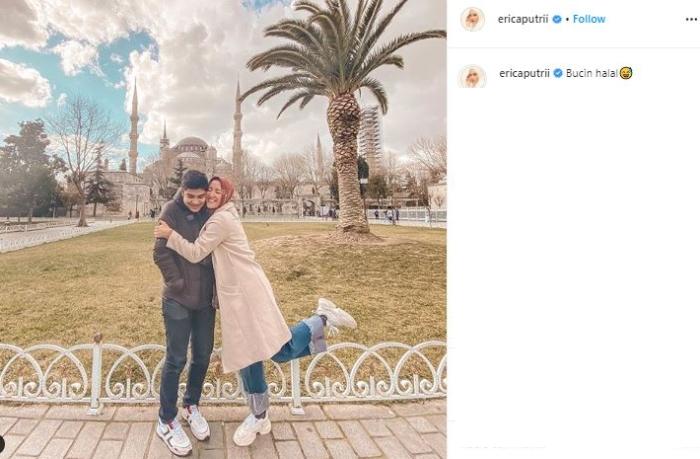 Potret mesra Erica Putri dan suami. (Instagram/@ericaputrii)