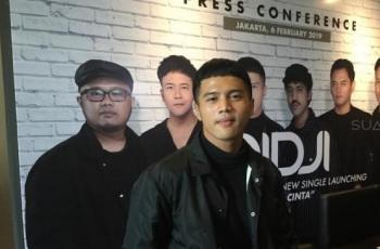 Nggak Nyangka Bisa Duet dengan Iwan Fals, Ubay Nidji: Deg-degan!