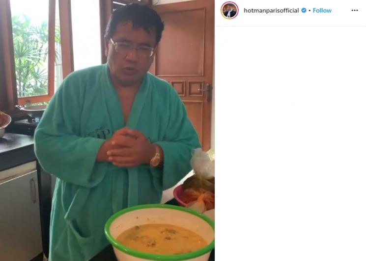 Gaya busana Hotman Paris (Instagram/@hotmanparisofficial)