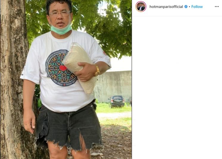 Gaya busana Hotman Paris (Instagram/@hotmanparisofficial)