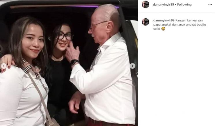 Kedekatan Syahrini dan ayah angkat bule (Instagram/@danunyinyir99)