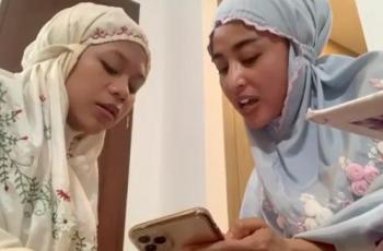Dewi Perssik Ajari Cimoy Montok Ngaji Jelang Sahur, Banjir Pujian!