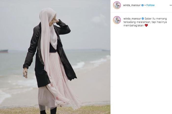OOTD Hijab ala Wirda Mansur. (Instagram/@wirda_mansur)