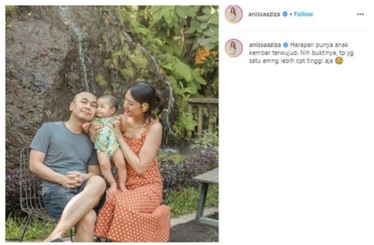 Potret kompak Raditya Dika sekeluarga. (Instagram/@anissaaziza)