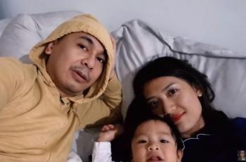 Istri Hamil Anak Kedua, Intip 5 Potret Kompak Raditya Dika Sekeluarga Yuk!