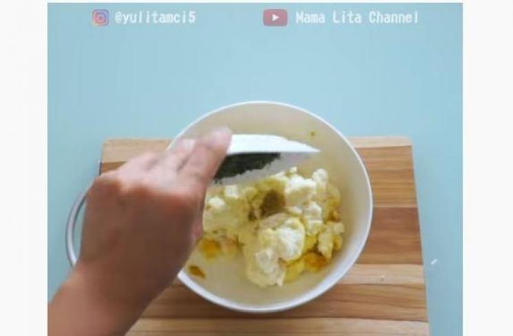 Resep artis Yulita MasterChef, perkedel singkong. (Youtube/MamaLitaChannel)