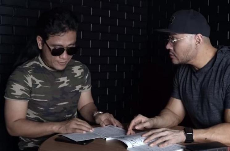 Momen seleb belajar ngaji. (YouTube/@Deddy Corbuzier)
