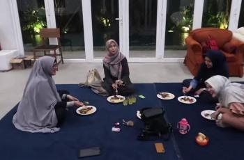 Rumah mewah Dewi Sandra. (Youtube/TheSungkarsFamily)