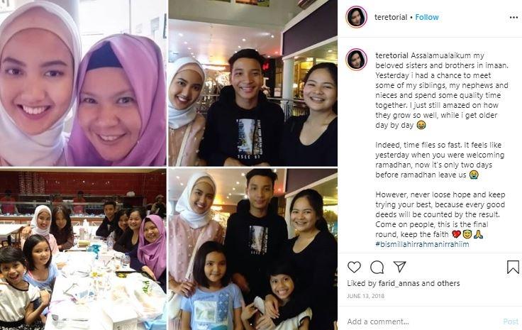 Potret Tere dengan hijab syari yang bikin pangling. (Instagram/@teretorial)