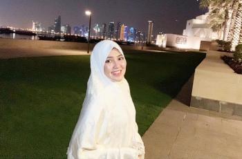 Via Vallen Pakai Gaun Putih: Bidadari Sayapnya Ketinggalan