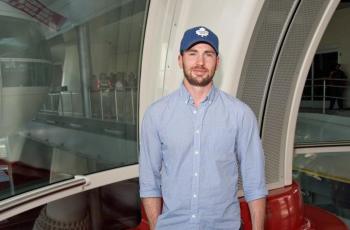Geger Tak Sengaja Unggah Foto Mr. P, Chris Evans Akhirnya Angkat Bicara
