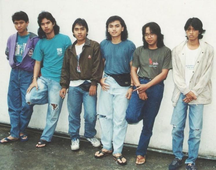 Erwin Prasetya (nomor tiga dari kiri sebelah Ahmad Dhani) (Instagram/@ari_lasso)