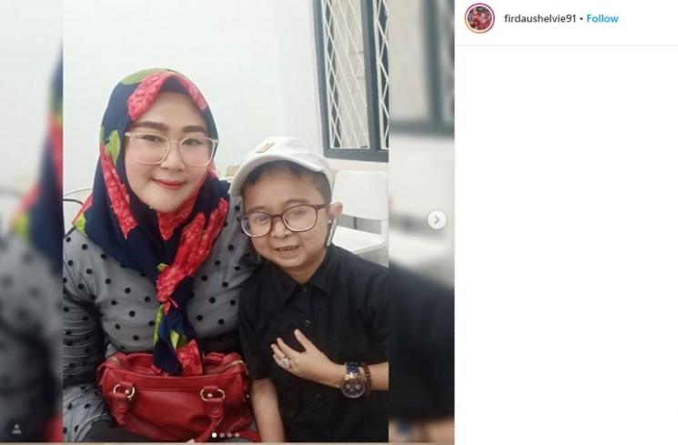 Daus Mini dan Shelvie Hana. (Instagram/@firdaushelvie91)