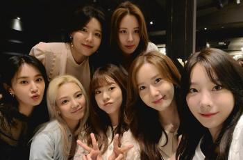 Kondangan hingga Nyanyi Bareng, 5 Momen SNSD Reunian