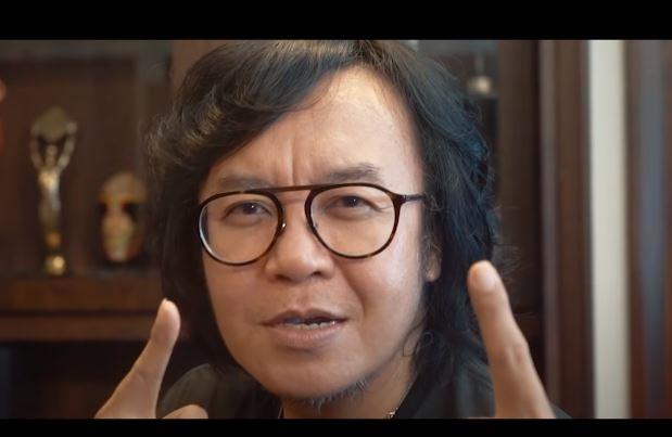 Momen rambut panjang Ari Lasso dicurly Nagita Slavina. (Youtube/RANSEntertainment)