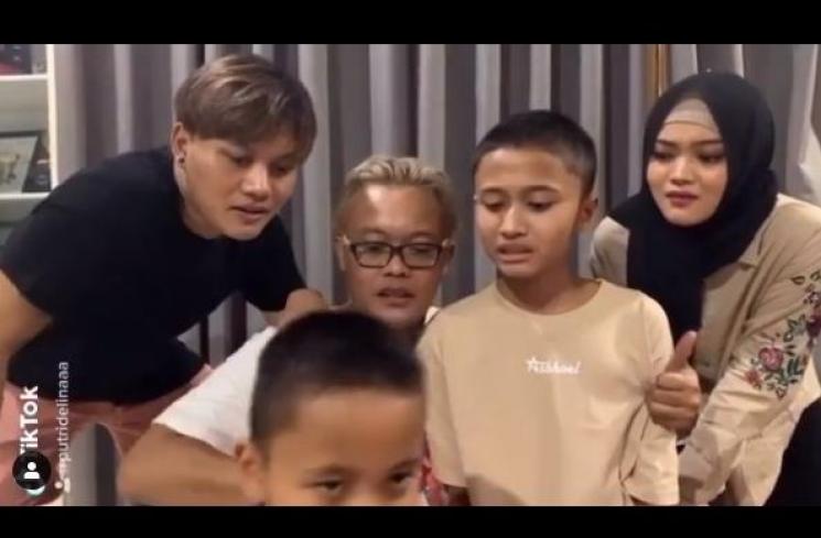 Sule dan anak-anaknya. (Instagram/Video TikTok)