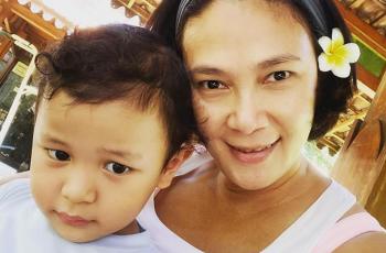 Jadi Kakek Nenek Muda, Intip 5 Potret Gemas Cucu Anjasmara dan Dian Nitami!