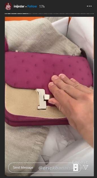 Jessica Iskandar diberi tas mewah kakaknya. (Instagram/@inijedar)
