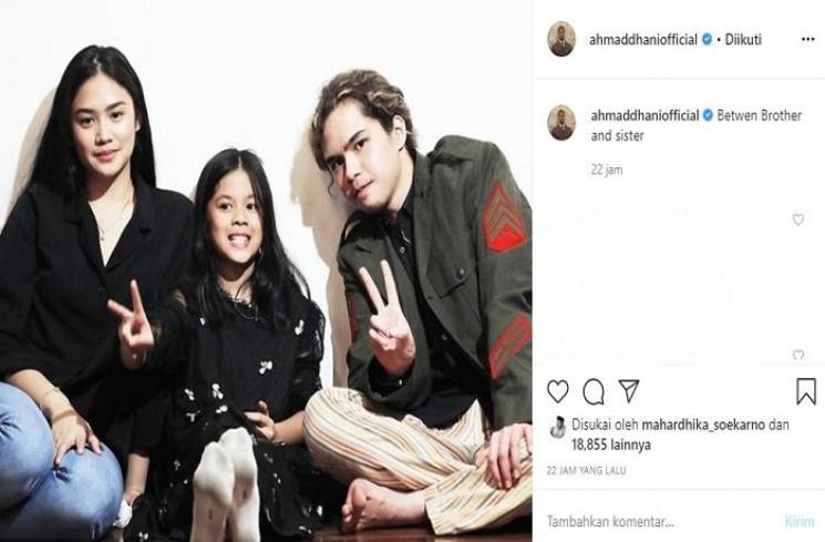 Dul Jaelani berpose dengan kedua anak Mulan Jameela (Instagram @ahmaddhaniofficial)