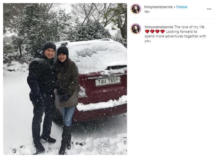 Potret tante Ernie, selebgram seksi yang viral. (Instagram/@himynameisernie)