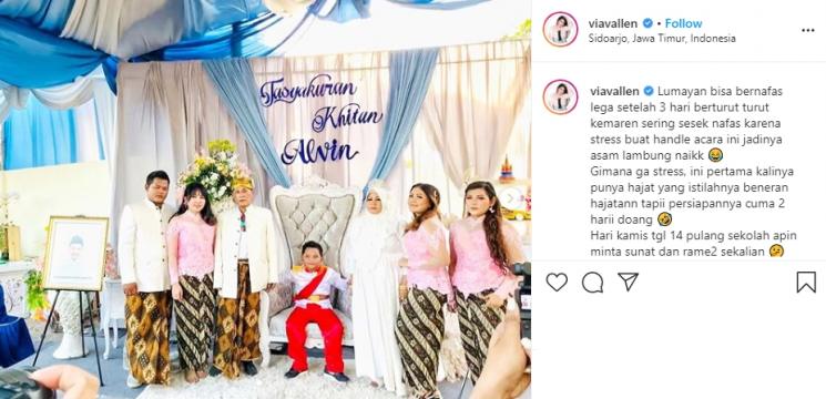 Kekompakan Via Vallen dan adik-adiknya. (Instagram/@viavallen)