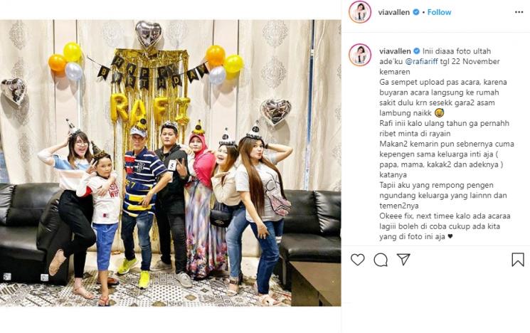 Kekompakan Via Vallen dan adik-adiknya. (Instagram/@viavallen)