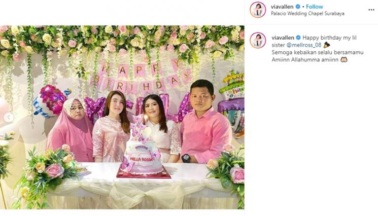 Kekompakan Via Vallen dan adik-adiknya. (Instagram/@viavallen)