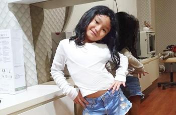 Masuk Tahun Ajaran Baru, 5 Potret Anak Artis Sekolah dari Rumah