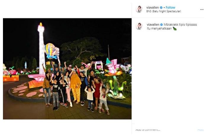 Potret hangat keluarga Via Vallen. (Instagram/@viavallen)