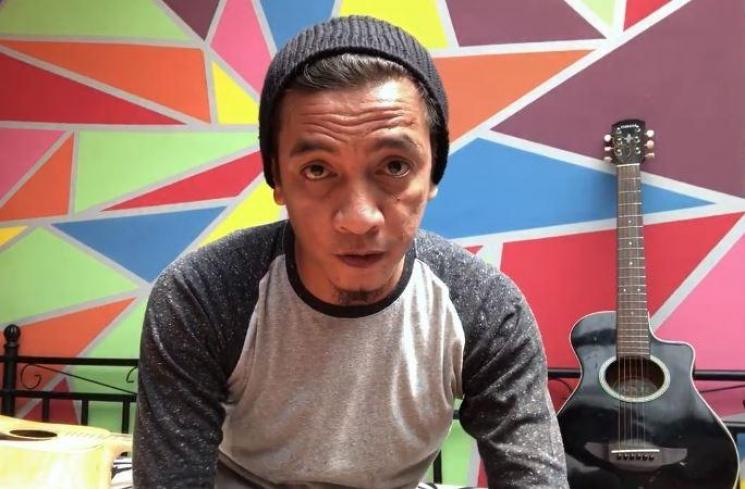 Novi Umar buka suara soal lagu Keke Bukan Boneka. (Youtube/NoviUmarOfficial)
