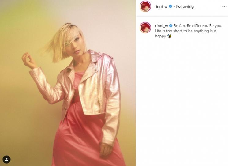 Potret baru Rinni Wulandari. (Instagram/@rinni_w)
