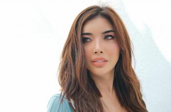 5 Potret Artis Transgender Akrab Bersama Sang Ibu