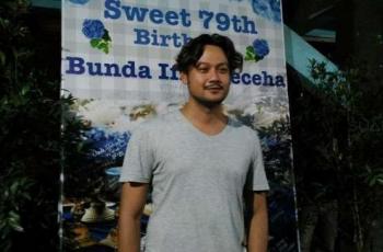 Ada Kayu Bekas Rel, 7 Potret Rumah Dwi Sasono Pakai Furnitur Barang Bekas