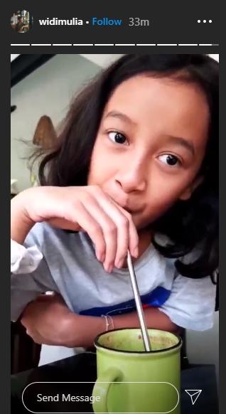 Widi Mulia masih update Instagram Stories. (Instagram/@widimulia)