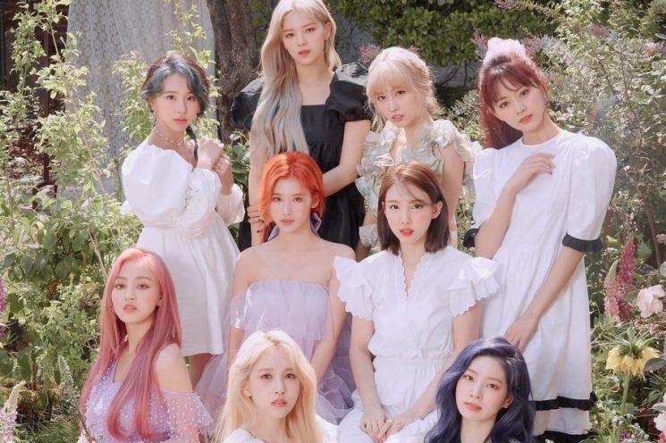 TWICE (Soompi)