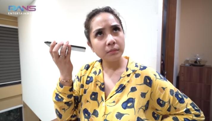 Nagita Slavina marah ke pemiftnah keluarganya. (YouTube/Rans Entertainment)
