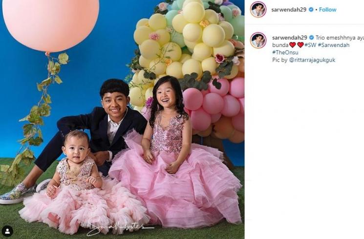 Momen ulang tahun Thania dan Thalia. (Instagram/@sarwendah29)