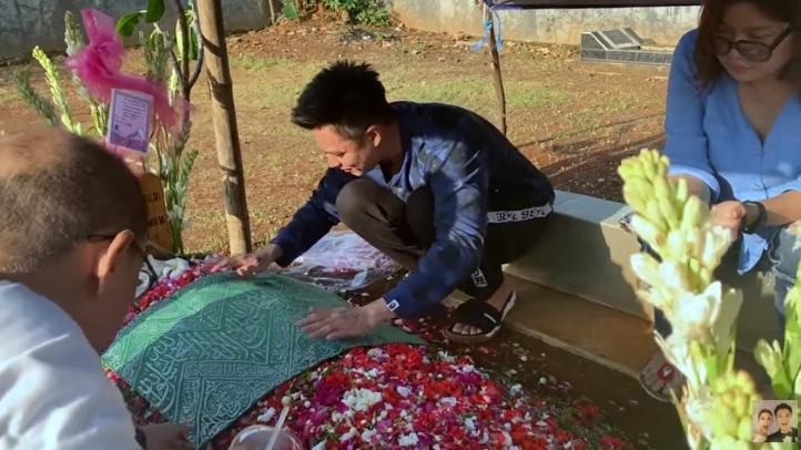 Fakta Kiswah Rasulullah yang dimiliki Baim Wong. (YouTube/Baim Paula)