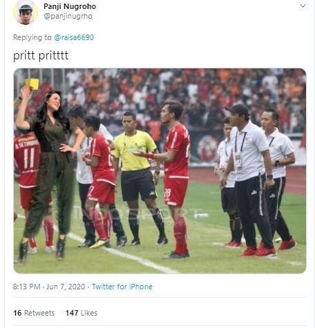 Meme kocak Raisa Andriana. (Twitter/@raisa6690)