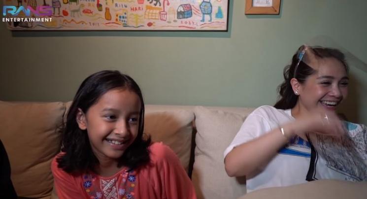 Pesan haru anak Dwi Sasono. (Youtube/RANSEntertainment)